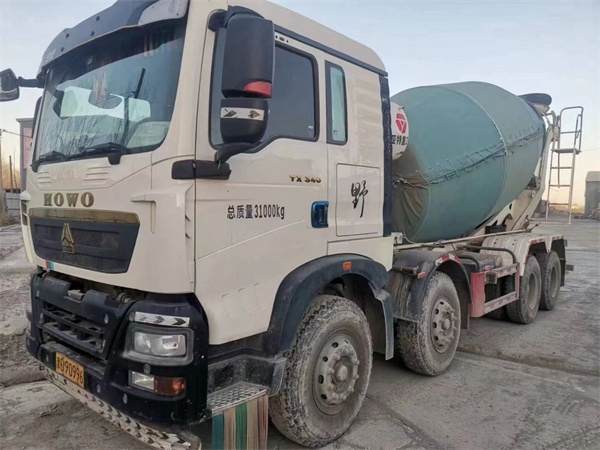 二手豪沃亞特混凝土攪拌車(chē)
