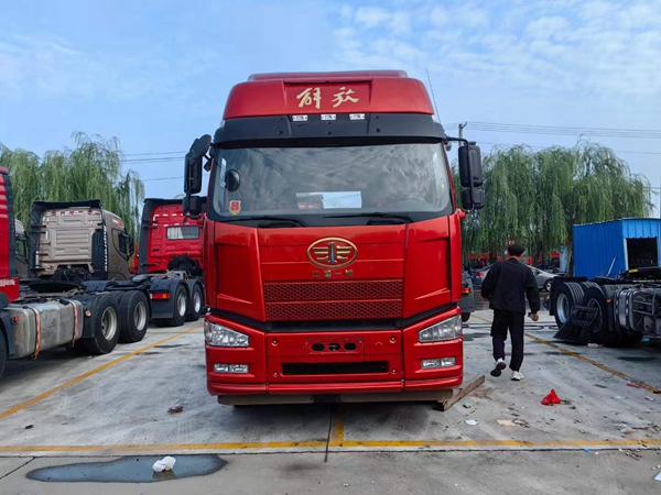 二手牽引車