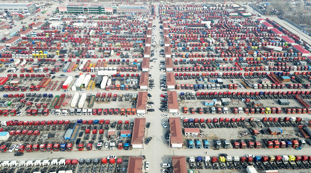 二手牽引車實(shí)景展示|二手車市場